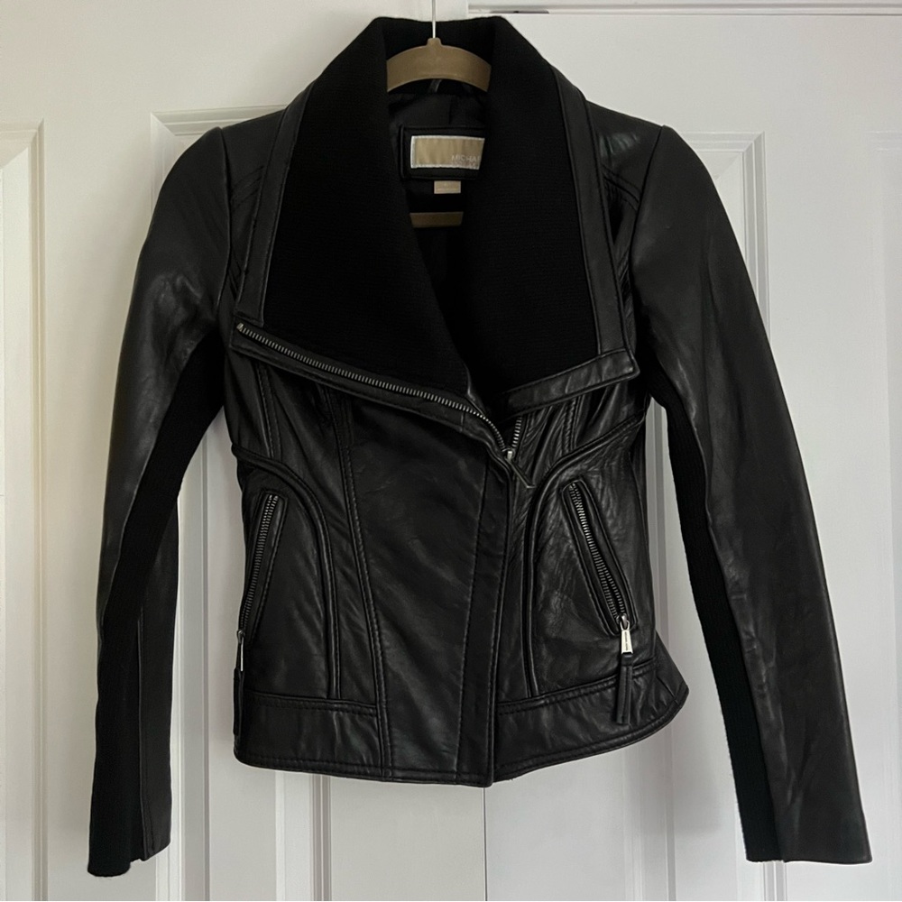 EUC size petite XS Michael Kors 100% leather and knit biker jacket